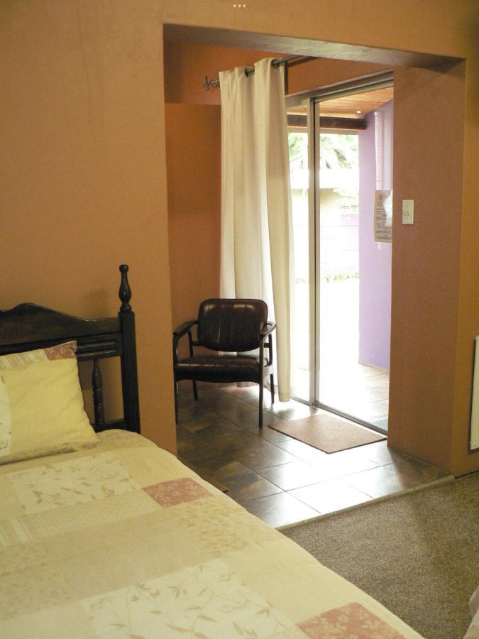 House Ebony B&B Newcastle Bagian luar foto