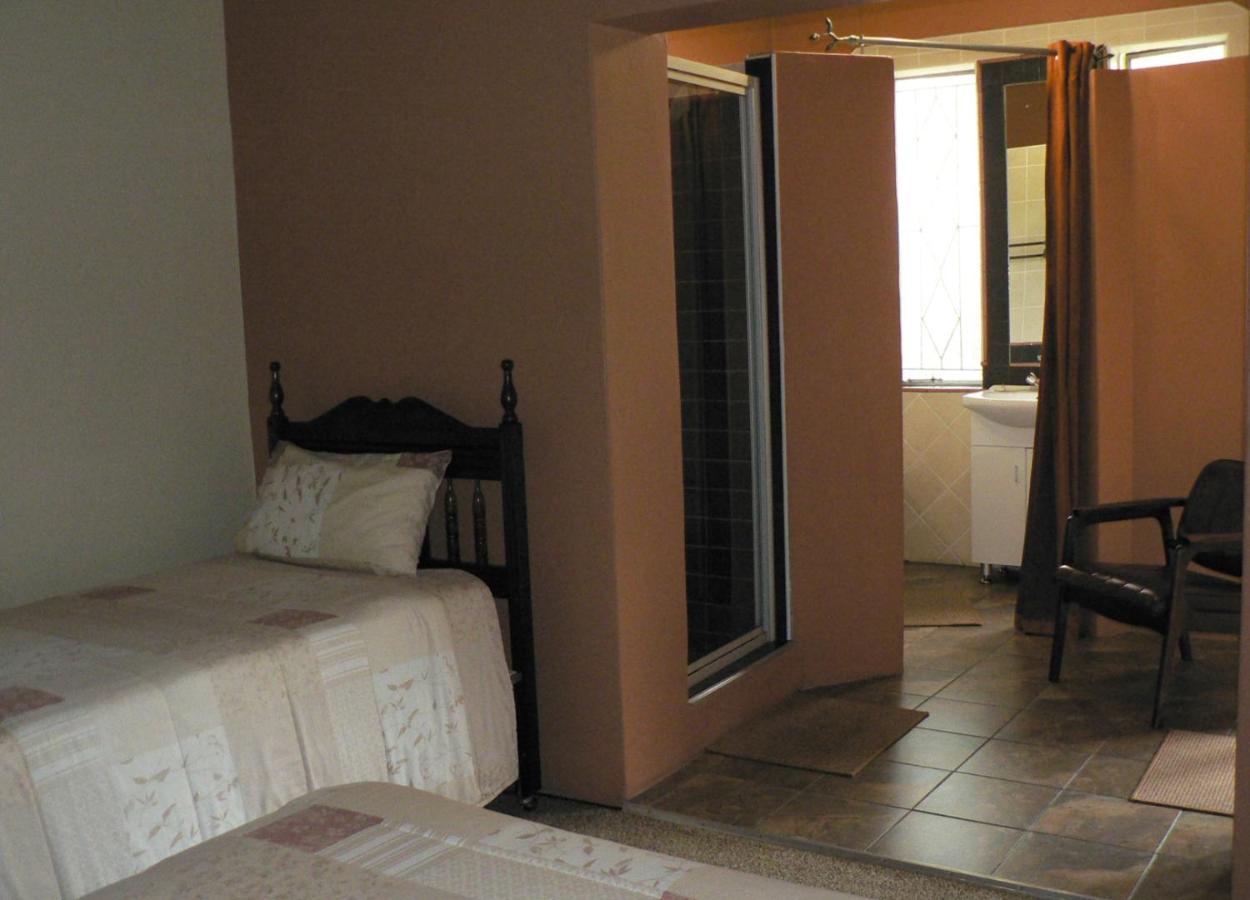 House Ebony B&B Newcastle Bagian luar foto