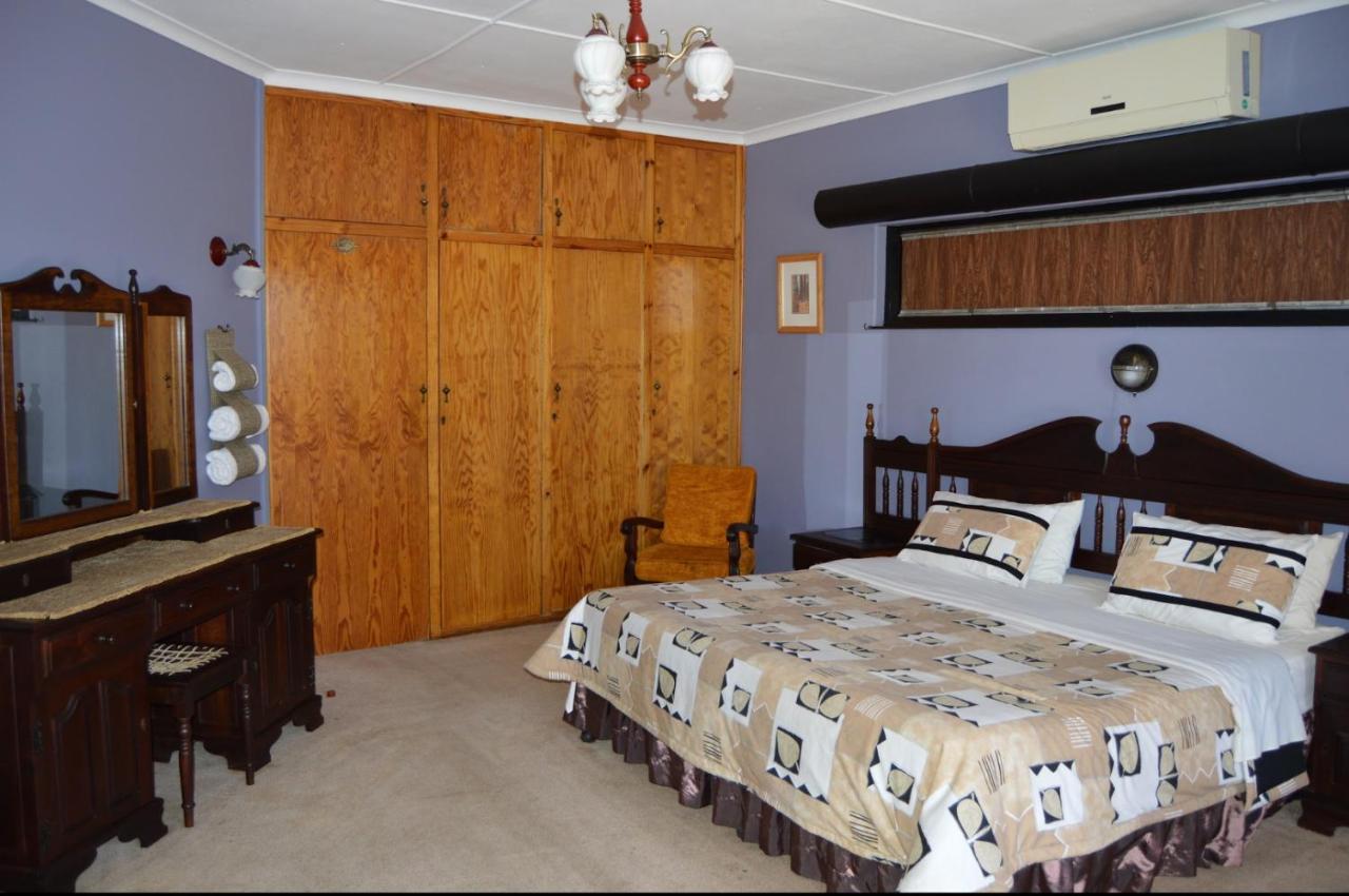 House Ebony B&B Newcastle Bagian luar foto
